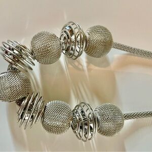 NEW Elegant Silver Mesh Bead Necklace